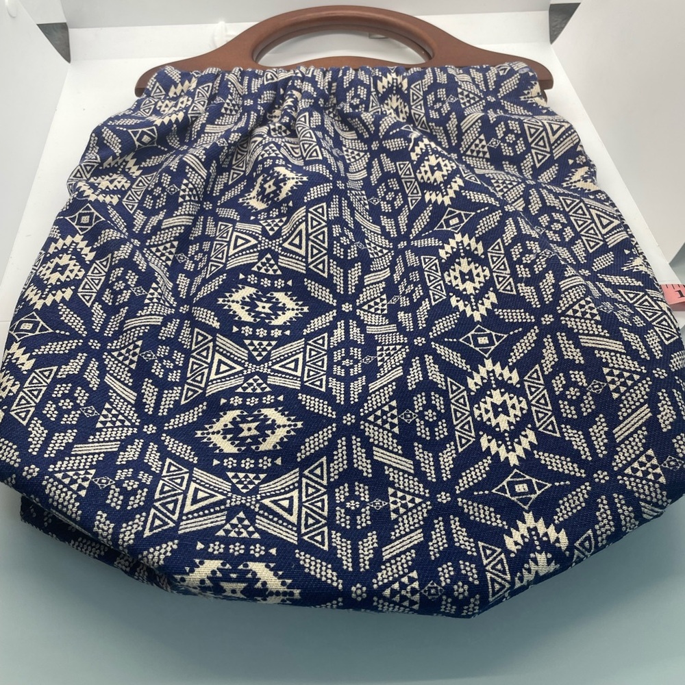 VintagePurse Sewing Bag Blue /White pattern Cloth Wooden Handles